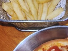 -豪客嘉族·麦尼顿西餐厅(乐福天下店)