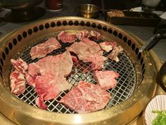 -铭牛烧肉·和牛海鲜自助(高新月牙湖店)
