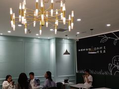 -安格丽娜·狗咖·猫咖羊驼咖(春熙路百盛商场店)