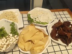 -山悦里 山野·鲜火锅(罗斯福广场店)