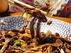 -雀舞云南菜(天津天河城购物中心店)