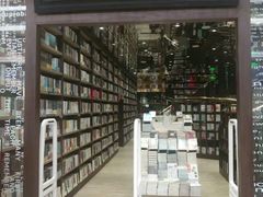 -钟书阁(群光广场店)