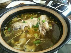 炭火炖土鸡-徽州美食(三十年老店)