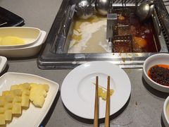 -海底捞火锅(曹安公路店)