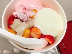 芋见草莓冰沙-鲜芋仙(宝地广场店)