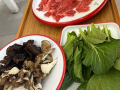 -毛辣果·贵州红酸汤牛肉火锅(西单店)