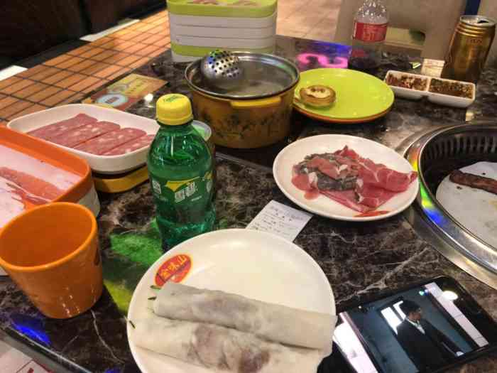 金瀚城韩式自助烤肉(吴江三里桥店)-"可能是人较多吧,服务不怎么样,.