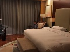 -松山湖凯悦酒店·Café自助餐厅·周末火舞秀表演