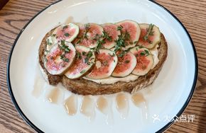 Fig and Ricotta Cheese