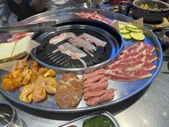 -哈哈碳都·牛肋条无限自助烤肉(台江万达店)