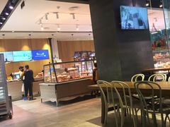 -巴黎贝甜(大宁国际商业广场店)