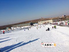 -济南卧虎山滑雪场