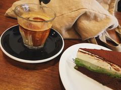 巧克力抹茶蛋糕-black rainbow coffee