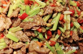 Guizhou-style Stir-fried Beef with Green Pepper