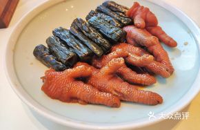 Chen Vinegar Chicken Feet with Five-Flavor Cucumber