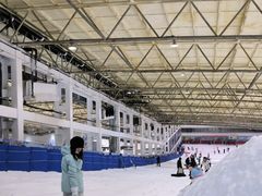 -乔波室内滑雪场