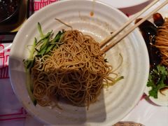 -肥肥虾庄·金牌油焖大虾(汉街SKP店)