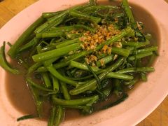 -J Daeng Seafood