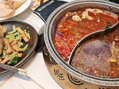 -阿瓦山寨·湘菜现炒·剁椒鱼头王(咸阳总店)