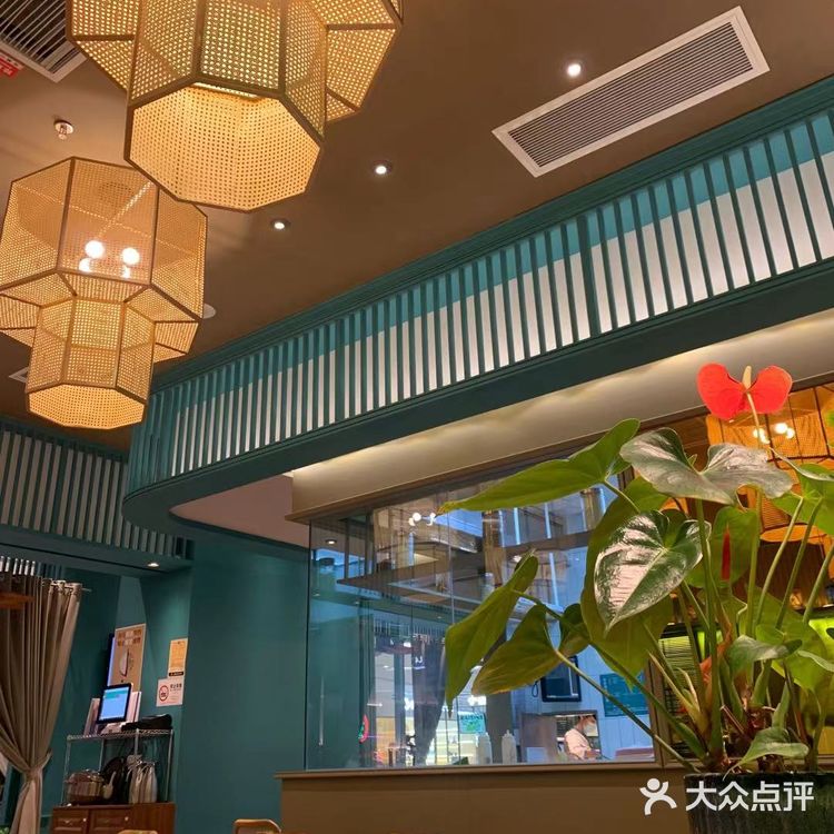 美奈大头虾节全城寻找锦鲤