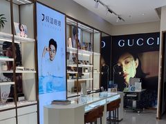 -J-Optical佳视明眼镜·蔡司视觉(青岛金茂览秀城店)