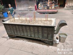 -峨眉山报国寺