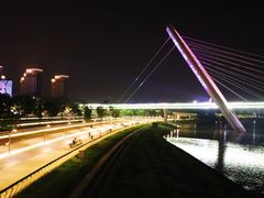 -南京眼步行桥