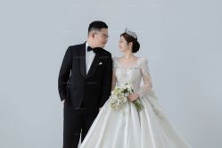 -雪中彩影婚纱摄影·微光艺术中心