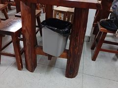 -宝瑞门钉肉饼店