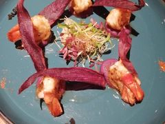 煎虾配紫薯泥薯片及姜味柠檬汁-AZUL by FUEL蓝色·法式酒馆(琶醍店)