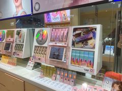 -4iNLOOK美瞳店(龙之梦购物中心虹口店)
