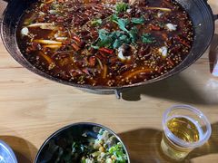 -鸿顺老铁锅美蛙鱼府(解放碑店)
