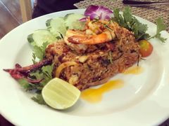 -Chom Cafe and Restaurant