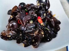 -墨脱石锅椰子鸡•香草鸭•东山羊(大东海店)