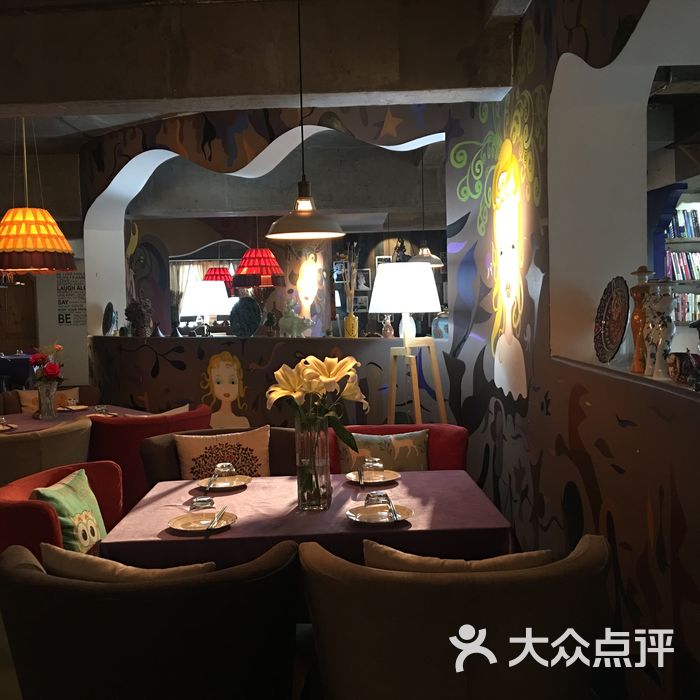 赵小姐创意餐厅