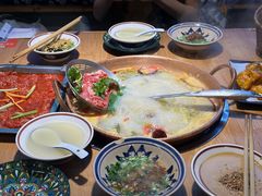 -洱火云南酸菜牛肉火锅(石景山当代商城店)