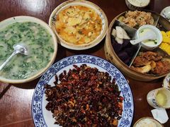 -黄桷树曹家私房菜(江与城店)