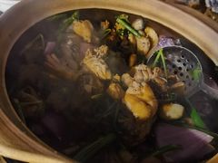 干锅生蚝鸡煲-广味炭炉鸡煲(宝业路分店)