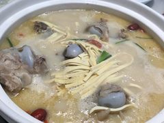 招牌筒骨砂锅-小骨煲金华砂锅(转塘金街美地店)