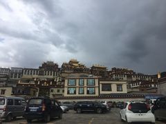 -噶丹松赞林寺