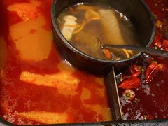 -老牌坊云南鱼豆花火锅(爱建店)