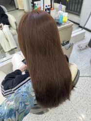 点击看大图 -V8潮牌·接发烫染连锁