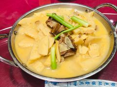 咸肉炖笋锅仔-竹中驿农家餐馆