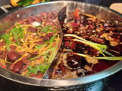 -鹿鸣山草本茶香火锅(园西路店)