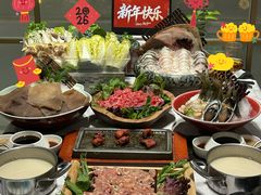 -红鼎豆捞·非遗鲍皇汤火锅(宝丰路店)