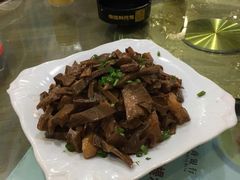 -临街徽菜馆·正宗黄山味