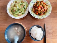 -爱的果实月嫂育婴师(世纪东方店)