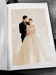 -现代经典婚纱摄影