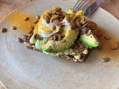 牛油果吐司-BOR Eatery(安福路店)