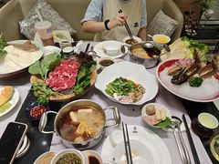 -红鼎豆捞·非遗鲍皇汤火锅(宝丰路店)